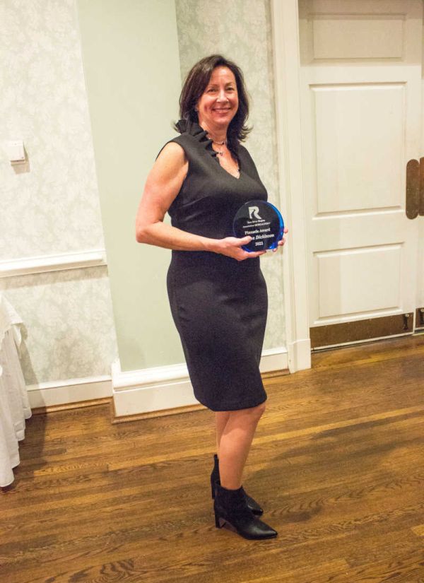 2022 Pinnacle Award - Genna Dickinson